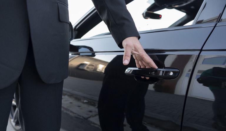 Noleggio Auto di Lusso con Conducente